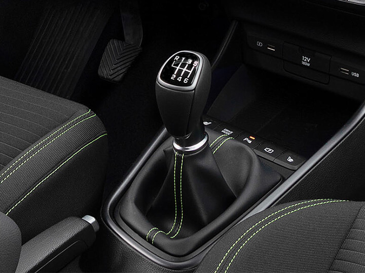 An image of the all-new Hyundai i20's intelligent manual transmission gear shifter.